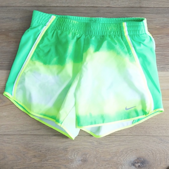 Nike Women’s XS dri-fit fluo athletic shorts - Picture 2 of 5